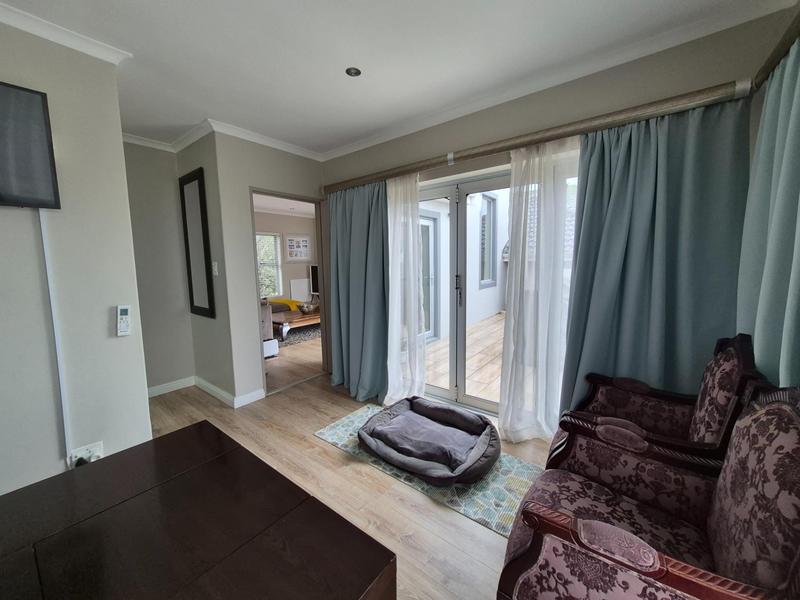 To Let 4 Bedroom Property for Rent in Oude Westhof Western Cape